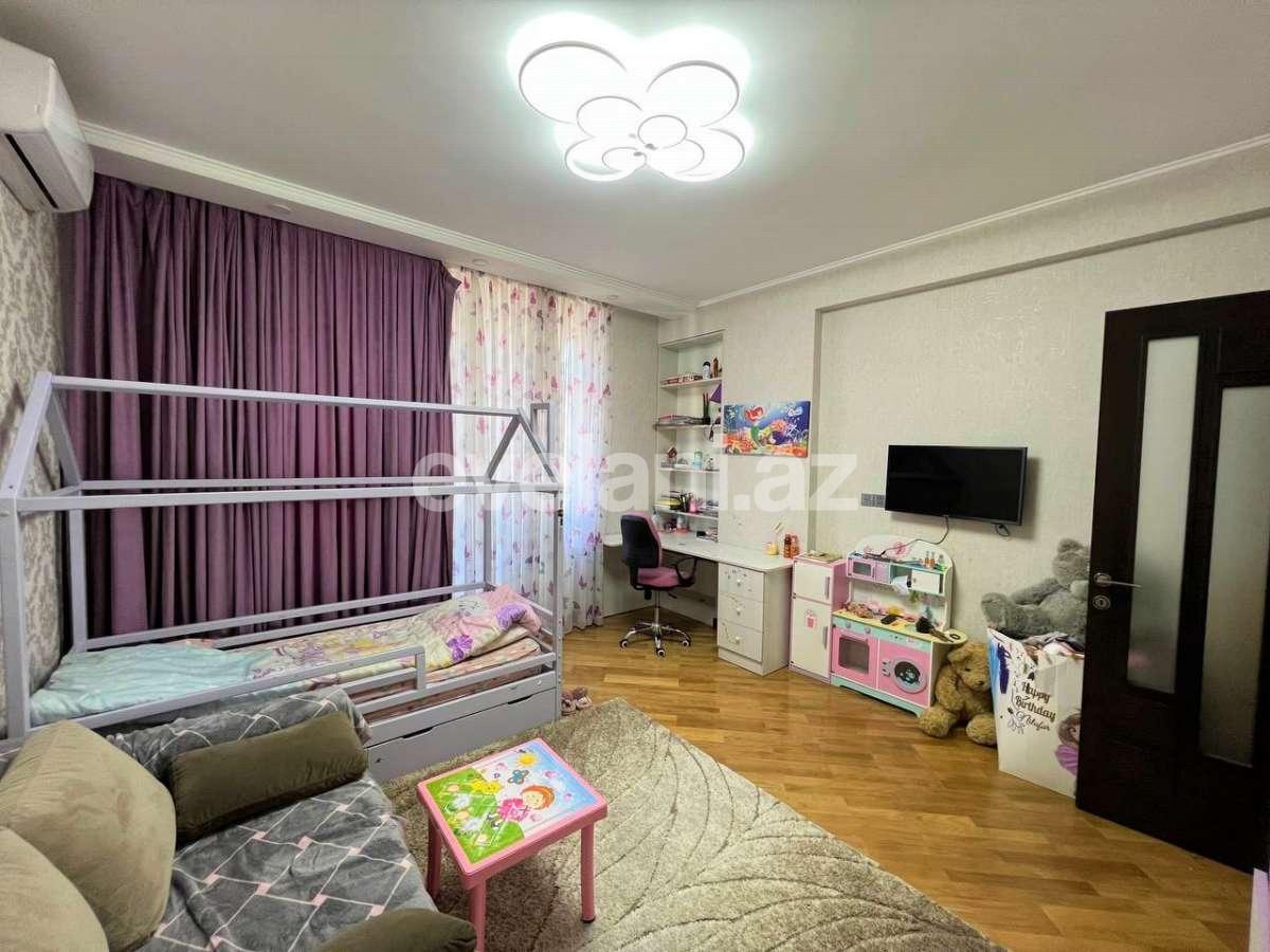 Satılır, yeni tikili, 3 otaqlı, 130 m², Bakı, Yasamal r, Yasamal q, Elmlər Akademiyası m.