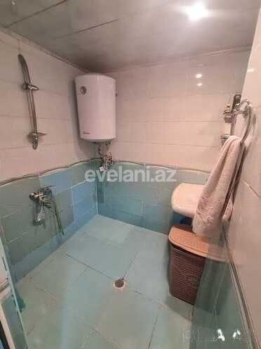 Satılır, köhnə tikili, 3 otaqlı, 85 m², Bakı, Suraxanı r, Massiv D q.