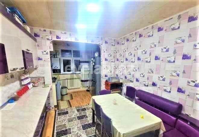 Satılır, köhnə tikili, 3 otaqlı, 85 m², Bakı, Suraxanı r, Massiv D q.