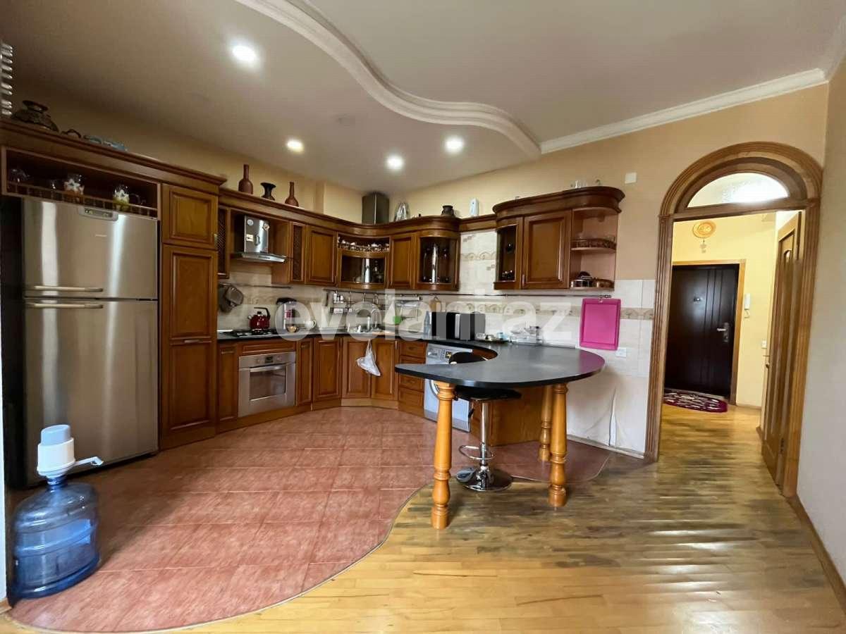 Satılır, yeni tikili, 3 otaqlı, 130 m², Bakı, Binəqədi r, 9-cu mikrorayon q.