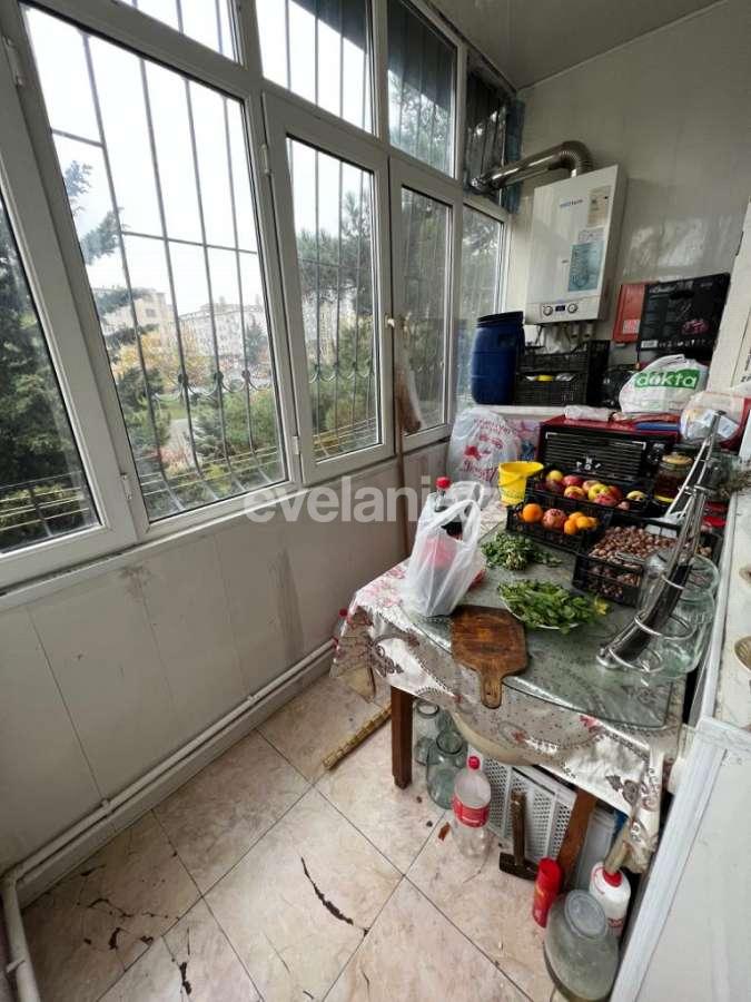 Satılır, köhnə tikili, 3 otaqlı, 70 m², Bakı, Nəsimi r, Memar Əcəmi m.