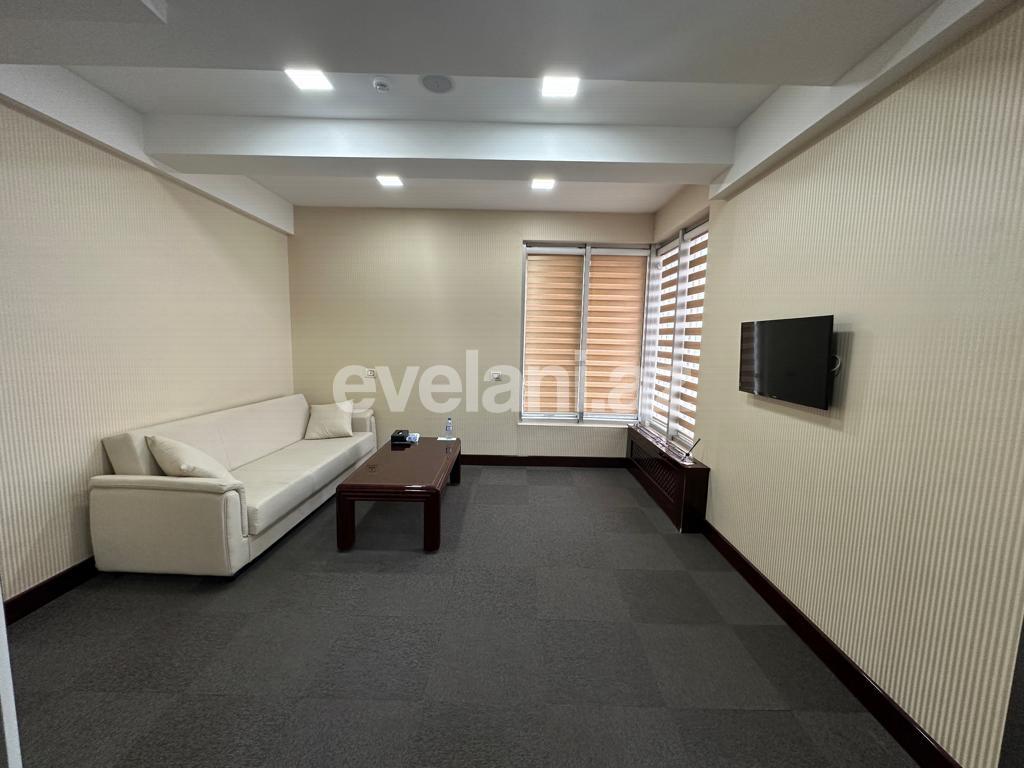 Kirayə verilir, ofis, 7 otaqlı, 300 m², Bakı, Xətai r, Şah İsmayıl Xətai m.
