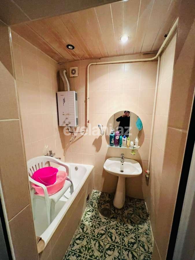 Продаётся, вторичка, 4-комнаты, 100 m², Баку, Бинагадинский r, 8-й микрорайон p.