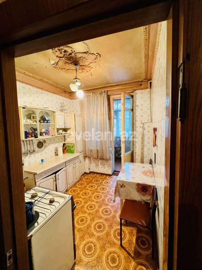 Продаётся, вторичка, 4-комнаты, 100 m², Баку, Бинагадинский r, 8-й микрорайон p.