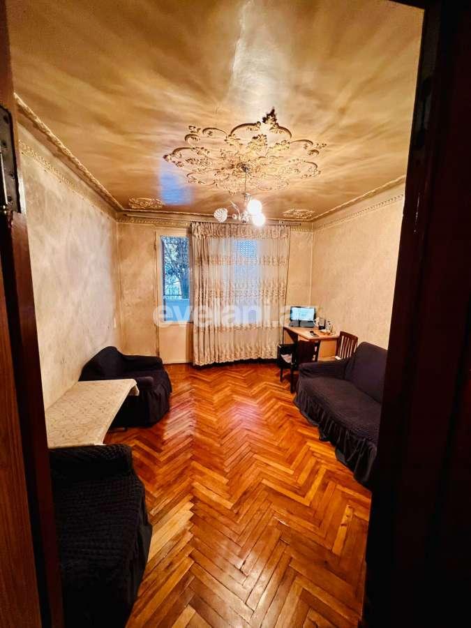 Продаётся, вторичка, 4-комнаты, 100 m², Баку, Бинагадинский r, 8-й микрорайон p.