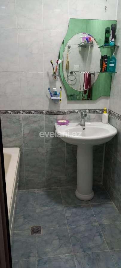 Sale, old building, 3 room, 67 m², Sumgayit, İnshaatchilar region r.