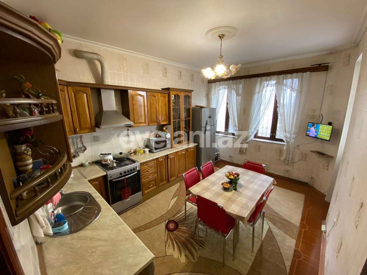 Satılır, köhnə tikili, 4 otaqlı, 130 m², Bakı, Binəqədi r.