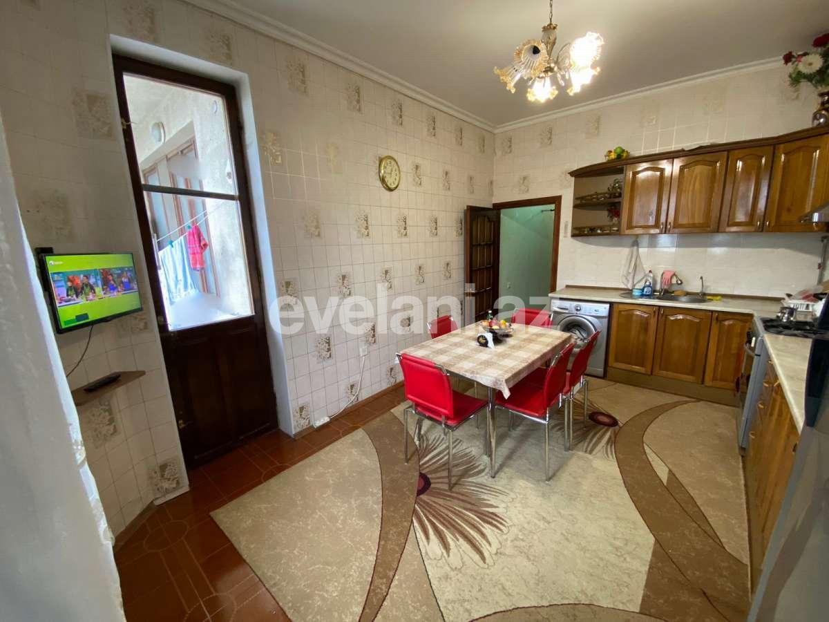 Satılır, köhnə tikili, 4 otaqlı, 130 m², Bakı, Binəqədi r.