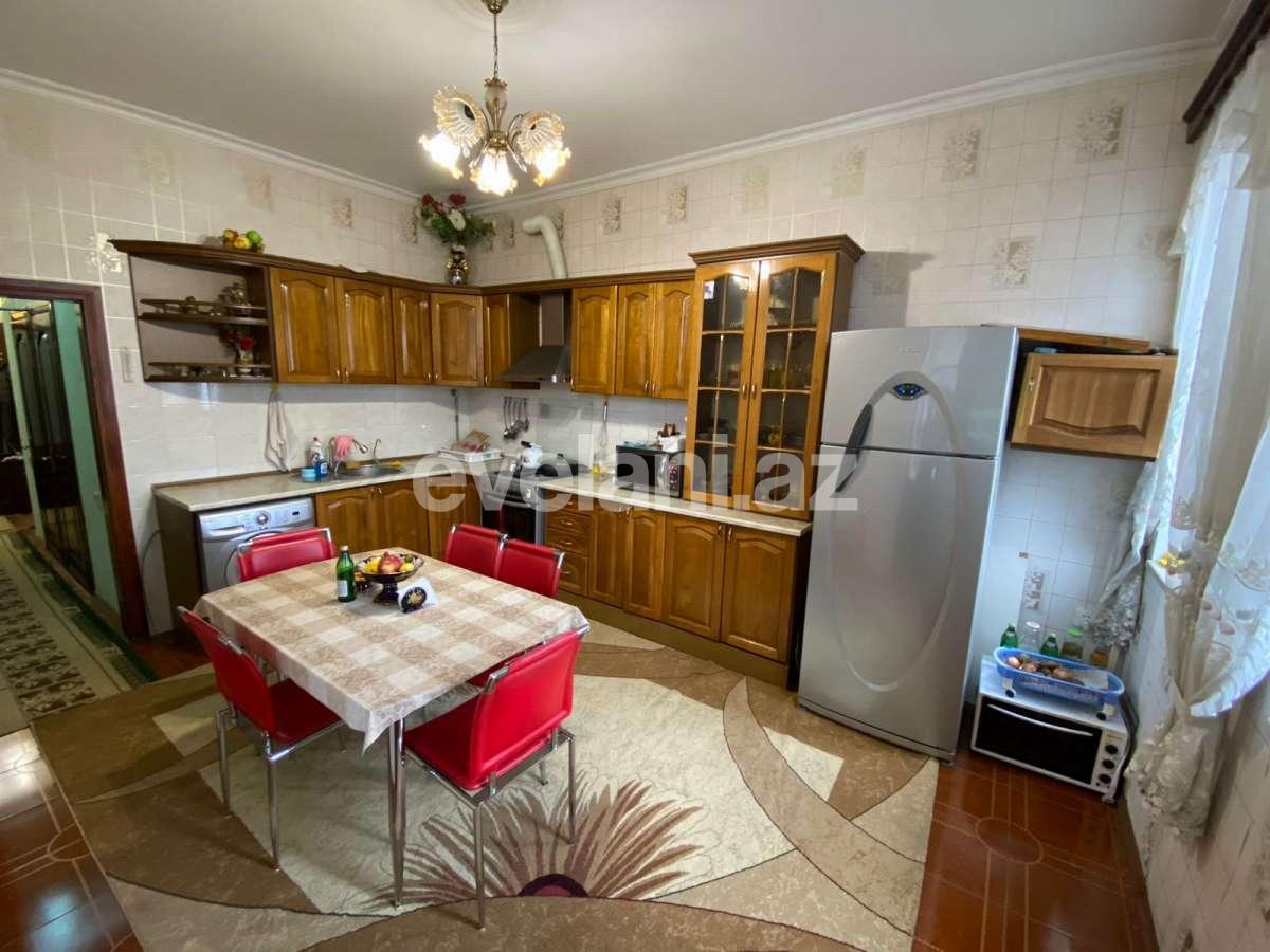 Satılır, köhnə tikili, 4 otaqlı, 130 m², Bakı, Binəqədi r.