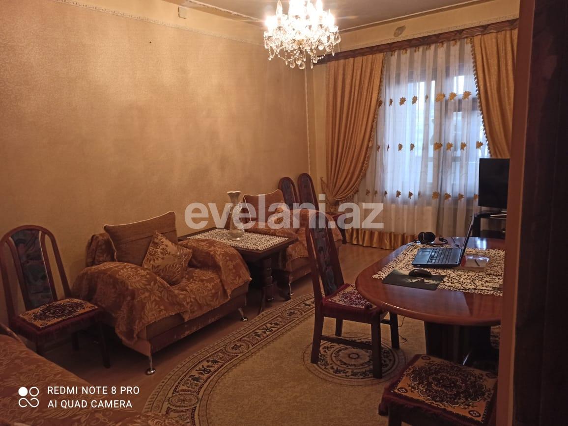 Satılır, köhnə tikili, 2 otaqlı, 60 m², Bakı, Binəqədi r, 8-ci mikrorayon q, Azadlıq prospekti m.