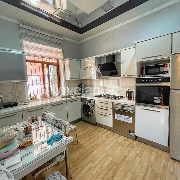 Satılır, həyət evi / bağ, 3 otaqlı, 150 m², Bakı, Xəzər r, Şüvəlan q, Koroğlu m.