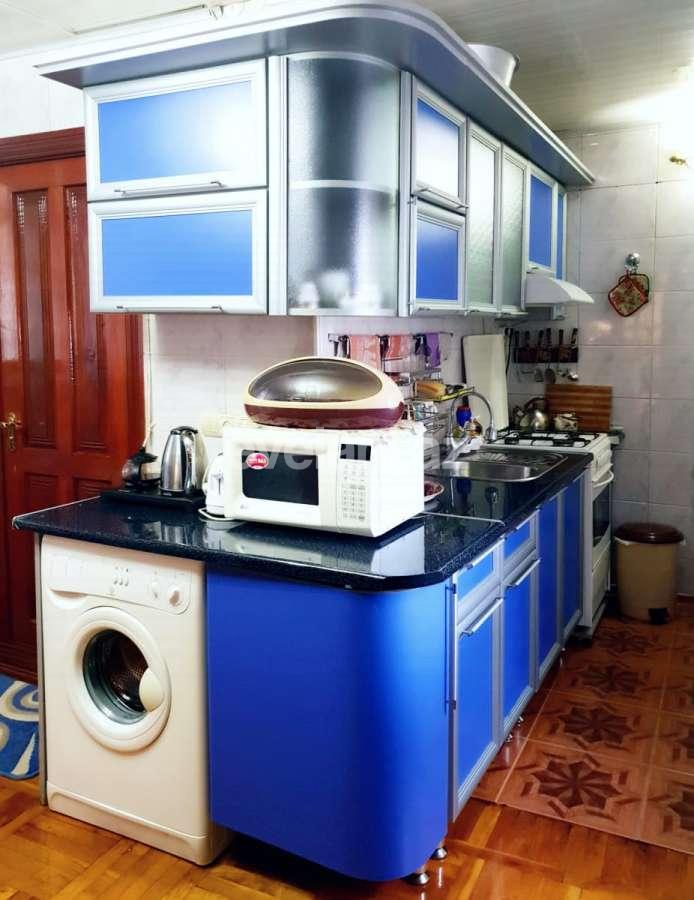 Kirayə verilir, köhnə tikili, 2 otaqlı, 90 m², Bakı, Nəsimi r, İçəri Şəhər m.