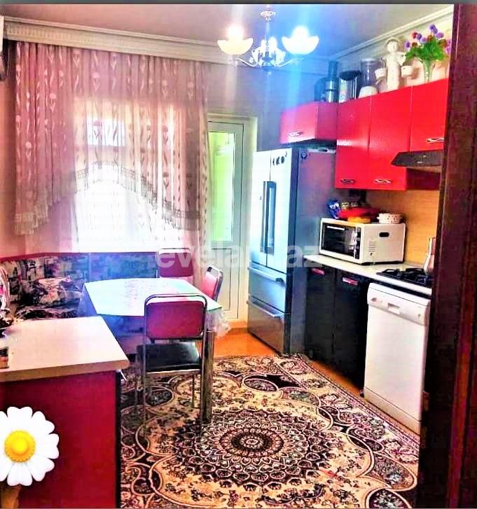 Satılır, köhnə tikili, 5 otaqlı, 120 m², Bakı, Suraxanı r, Massiv D q.