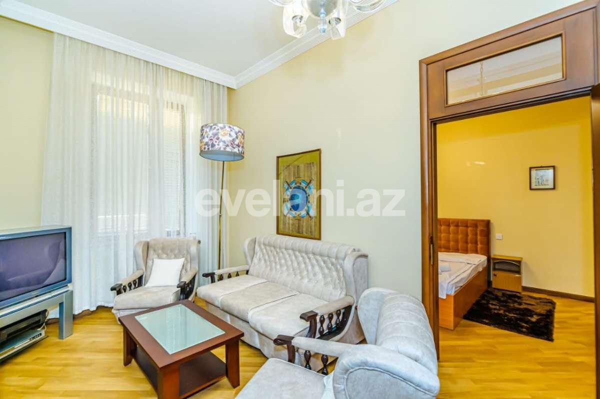 Rent, old building, 3 room, 100 m², Baku, Sabail r, Sahil m.