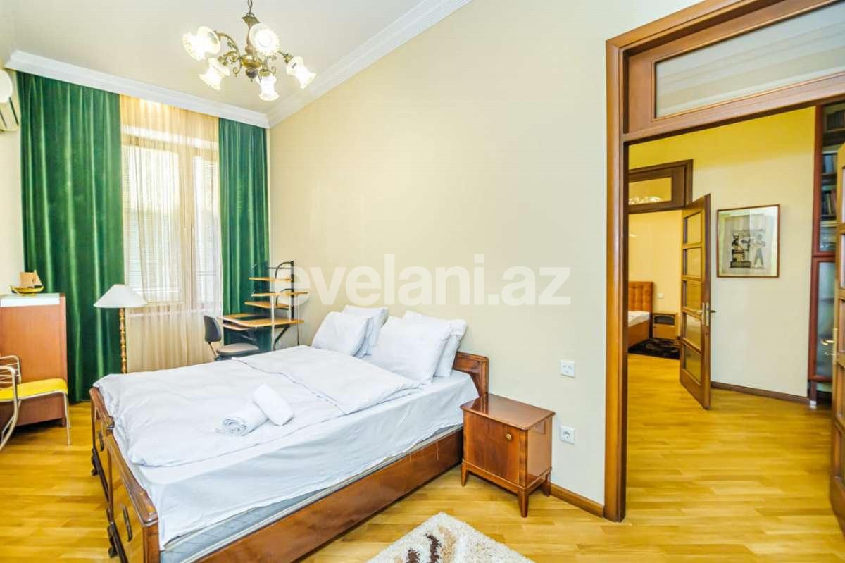 Rent, old building, 3 room, 100 m², Baku, Sabail r, Sahil m.