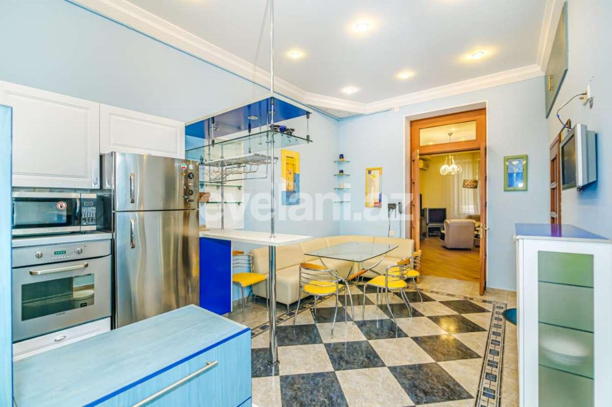 Rent, old building, 3 room, 100 m², Baku, Sabail r, Sahil m.