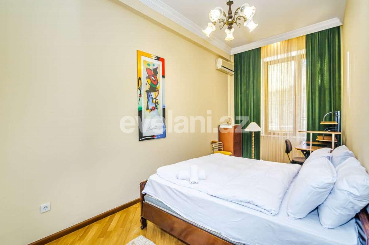 Rent, old building, 3 room, 100 m², Baku, Sabail r, Sahil m.