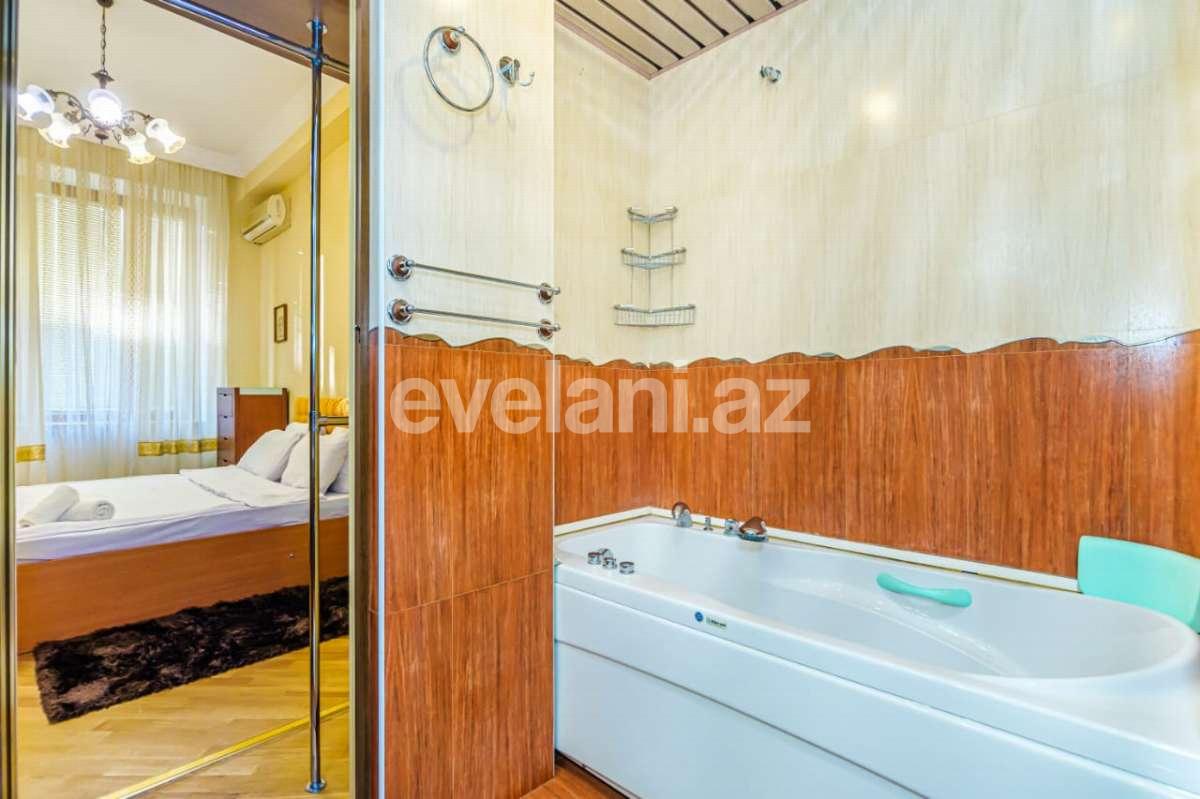 Rent, old building, 3 room, 100 m², Baku, Sabail r, Sahil m.