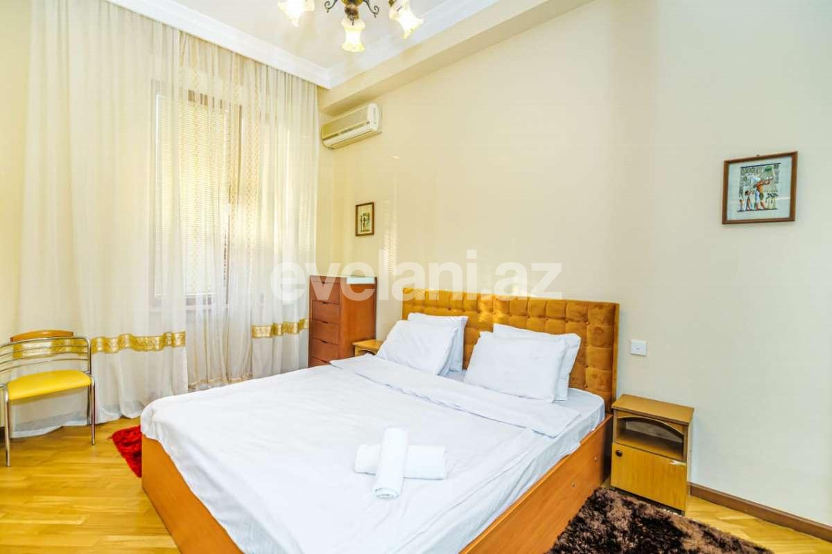 Rent, old building, 3 room, 100 m², Baku, Sabail r, Sahil m.