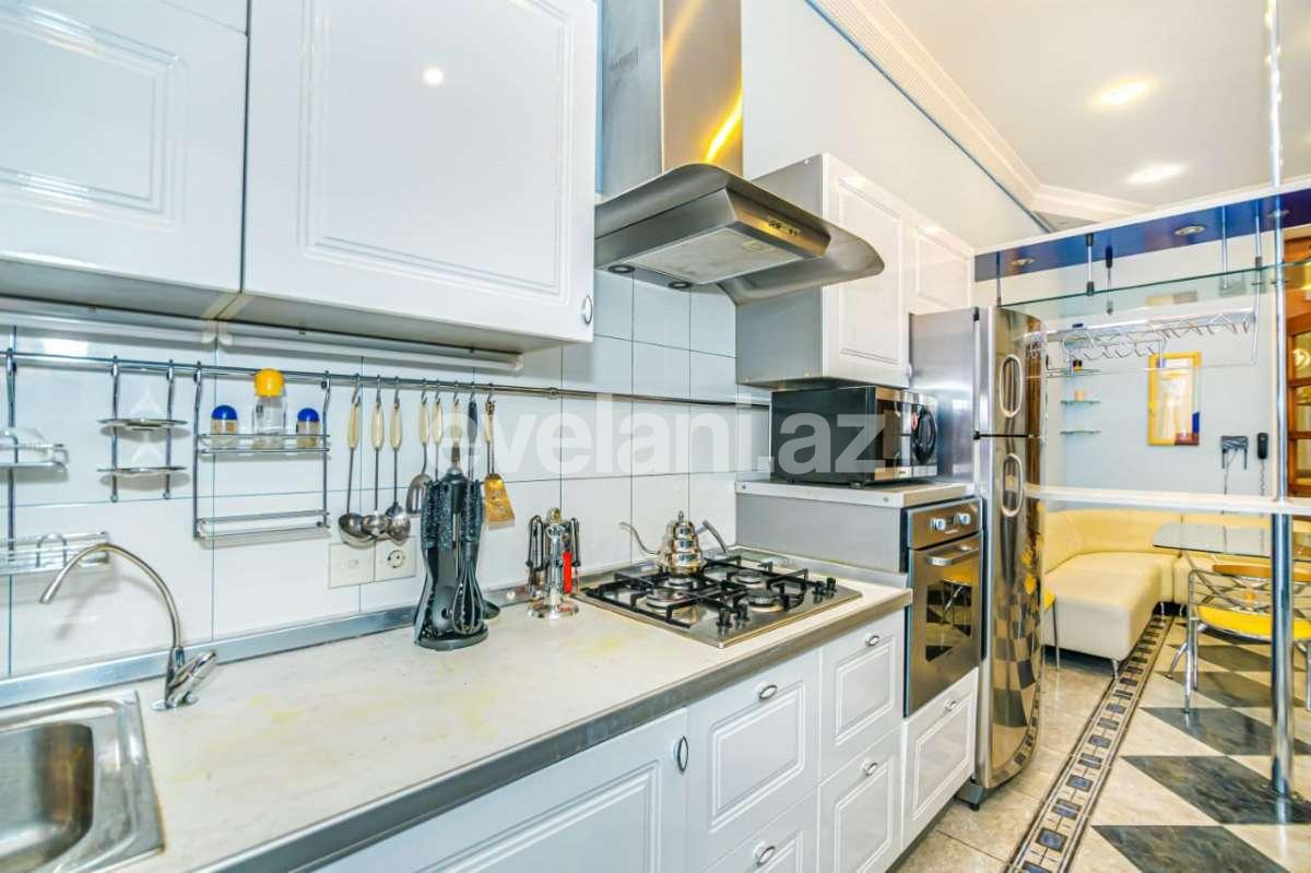 Rent, old building, 3 room, 100 m², Baku, Sabail r, Sahil m.