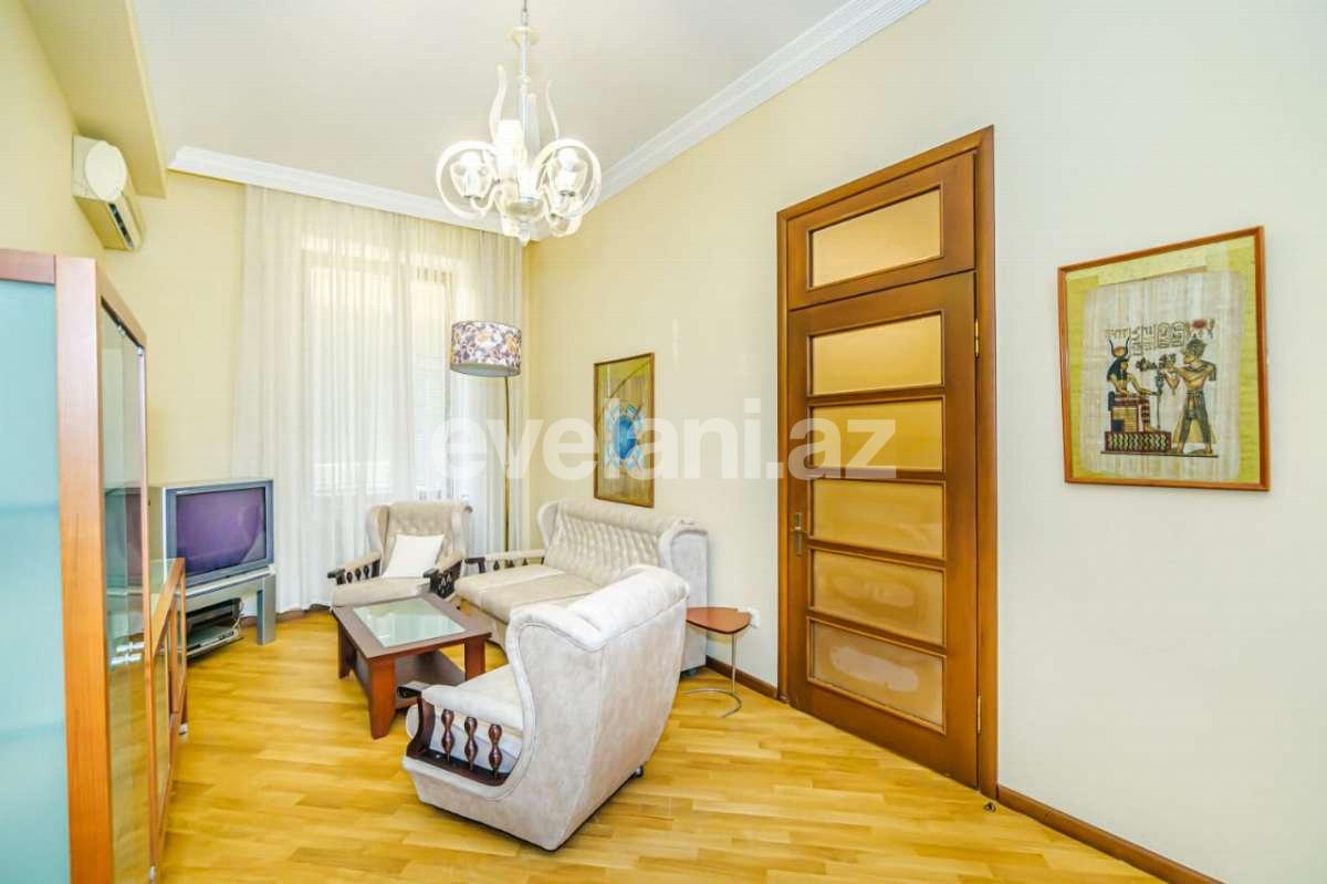 Rent, old building, 3 room, 100 m², Baku, Sabail r, Sahil m.