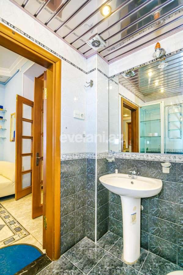 Rent, old building, 3 room, 100 m², Baku, Sabail r, Sahil m.