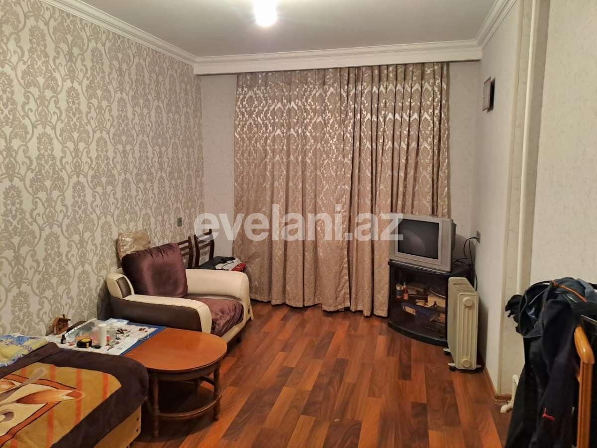 Satılır, köhnə tikili, 3 otaqlı, 80 m², Bakı, Binəqədi r, Memar Əcəmi m.