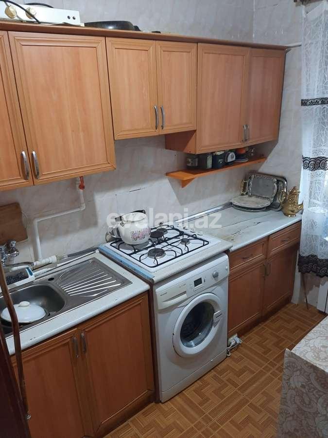 Satılır, köhnə tikili, 4 otaqlı, 85 m², Bakı, Nizami r, 8-ci kilometr q, Neftçilər m.
