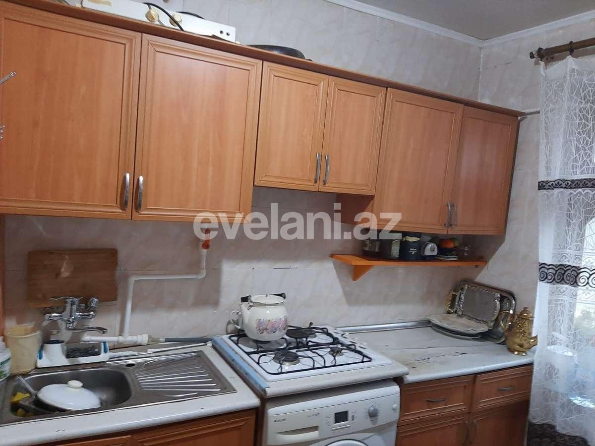 Satılır, köhnə tikili, 4 otaqlı, 85 m², Bakı, Nizami r, 8-ci kilometr q, Neftçilər m.