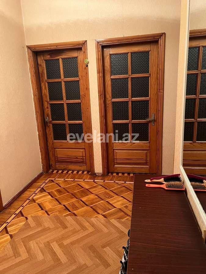 Satılır, köhnə tikili, 3 otaqlı, 80 m², Bakı, Binəqədi r, 8-ci mikrorayon q.