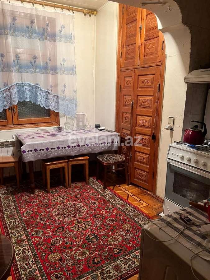 Satılır, köhnə tikili, 3 otaqlı, 80 m², Bakı, Binəqədi r, 8-ci mikrorayon q.