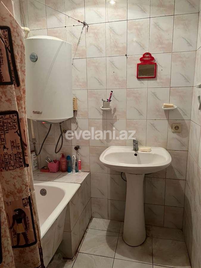 Satılır, köhnə tikili, 3 otaqlı, 80 m², Bakı, Binəqədi r, 8-ci mikrorayon q.