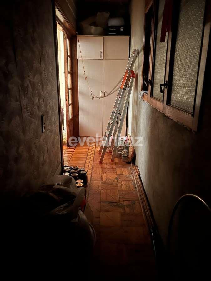 Satılır, köhnə tikili, 3 otaqlı, 80 m², Bakı, Binəqədi r, 8-ci mikrorayon q.