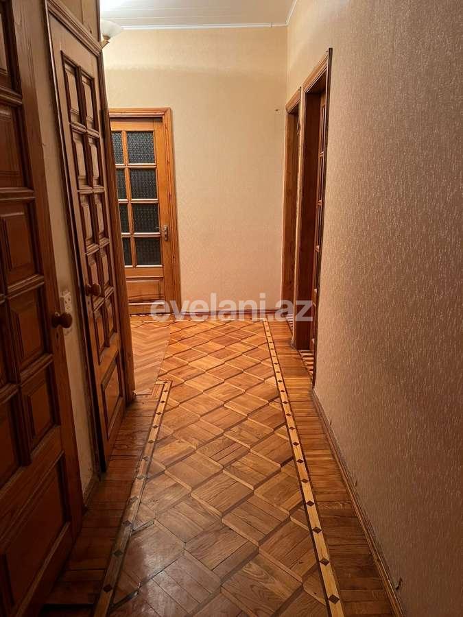 Satılır, köhnə tikili, 3 otaqlı, 80 m², Bakı, Binəqədi r, 8-ci mikrorayon q.