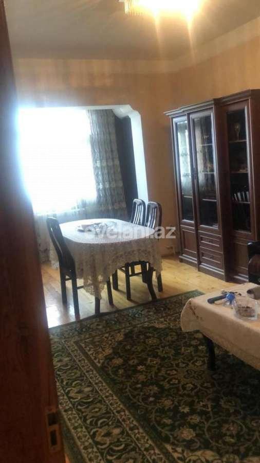 Satılır, köhnə tikili, 3 otaqlı, 85 m², Bakı, Binəqədi r, 8-ci mikrorayon q.