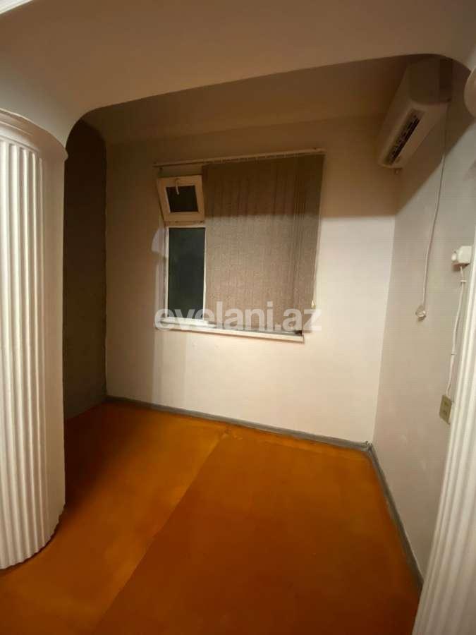 Satılır, köhnə tikili, 2 otaqlı, 30 m², Sumqayıt, 13-cü mikrorayon r.