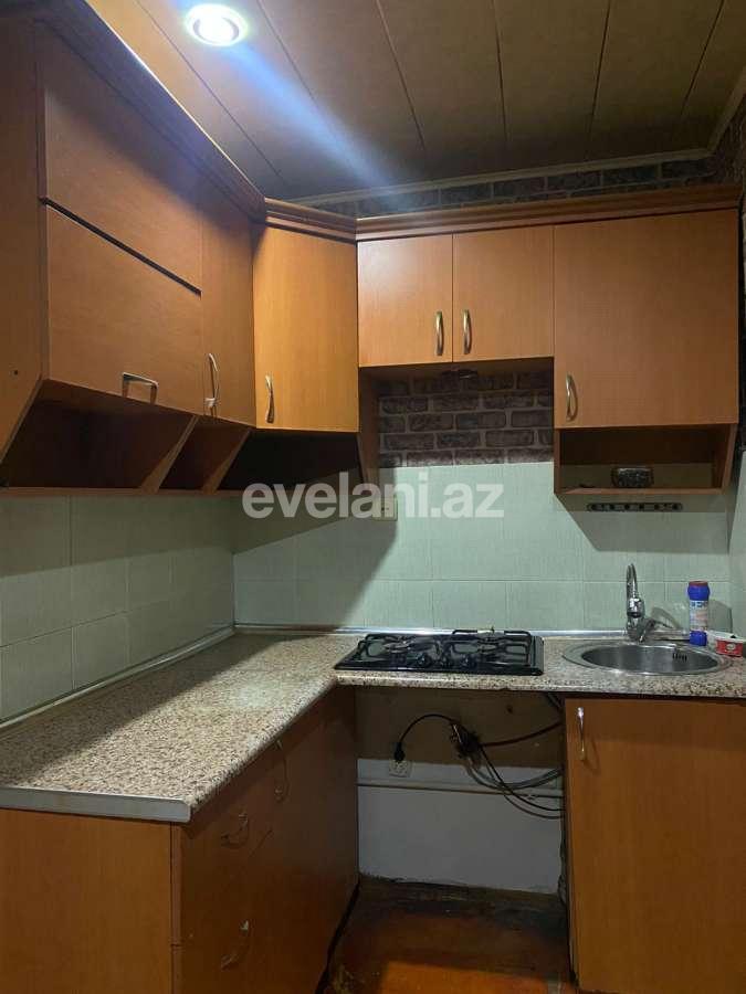 Satılır, köhnə tikili, 2 otaqlı, 30 m², Sumqayıt, 13-cü mikrorayon r.