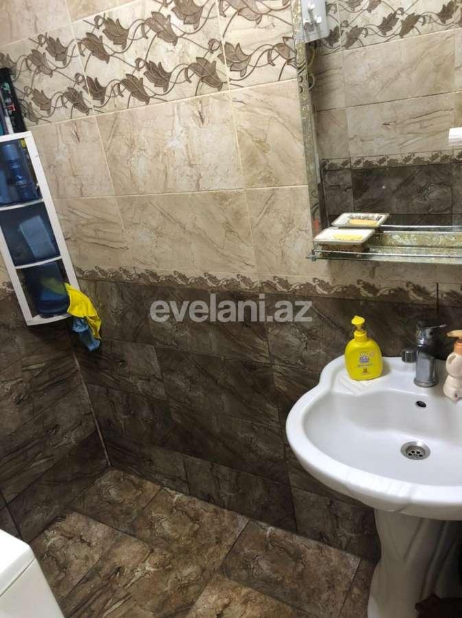 Satılır, köhnə tikili, 3 otaqlı, 72 m², Bakı, Binəqədi r, 7-ci mikrorayon q, Azadlıq prospekti m.