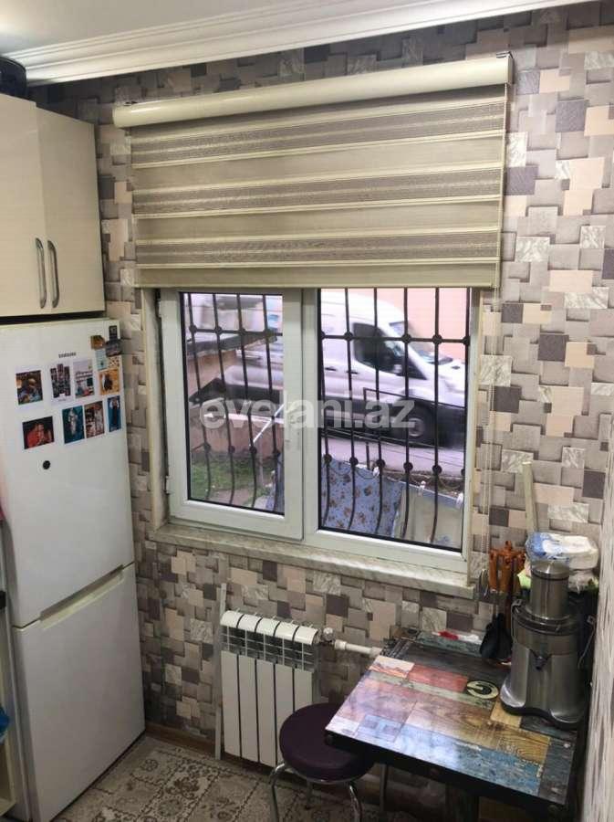 Satılır, köhnə tikili, 3 otaqlı, 72 m², Bakı, Binəqədi r, 7-ci mikrorayon q, Azadlıq prospekti m.
