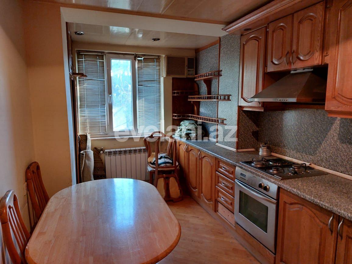 Sale, old building, 3 room, 80 m², Baku, Nizami r, Neftchilar m.