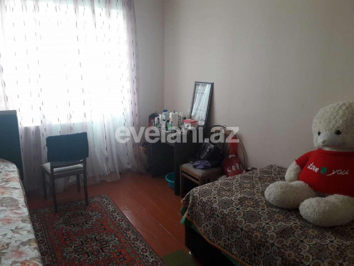 Satılır, köhnə tikili, 4 otaqlı, 100 m², Bakı, Binəqədi r, 8-ci mikrorayon q.