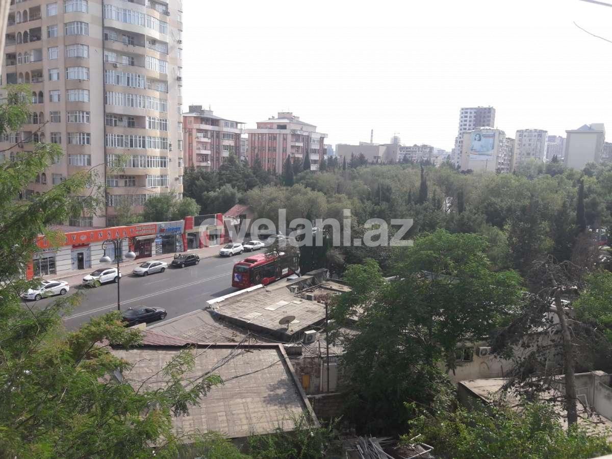 Satılır, köhnə tikili, 4 otaqlı, 100 m², Bakı, Binəqədi r, 8-ci mikrorayon q.