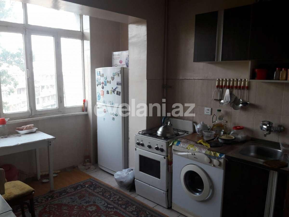 Satılır, köhnə tikili, 4 otaqlı, 100 m², Bakı, Binəqədi r, 8-ci mikrorayon q.