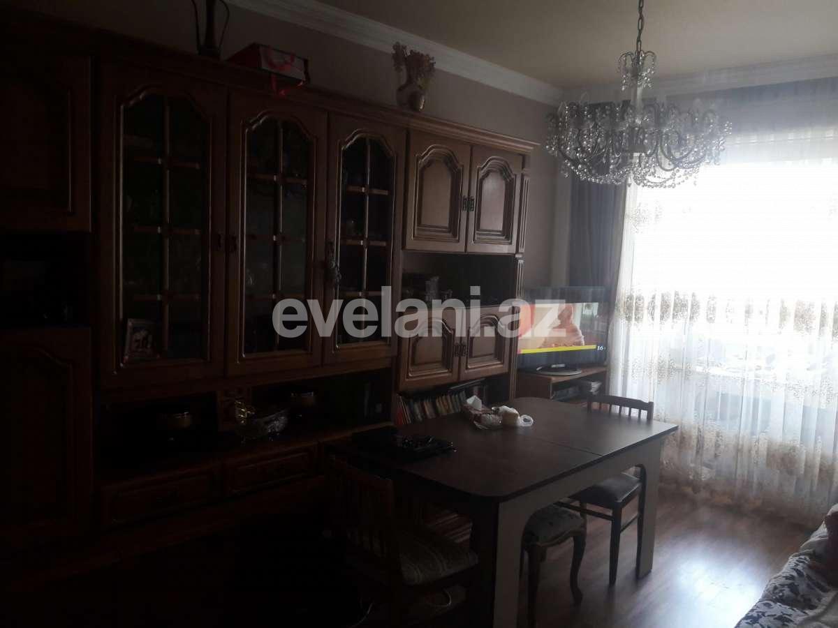 Satılır, köhnə tikili, 4 otaqlı, 100 m², Bakı, Binəqədi r, 8-ci mikrorayon q.