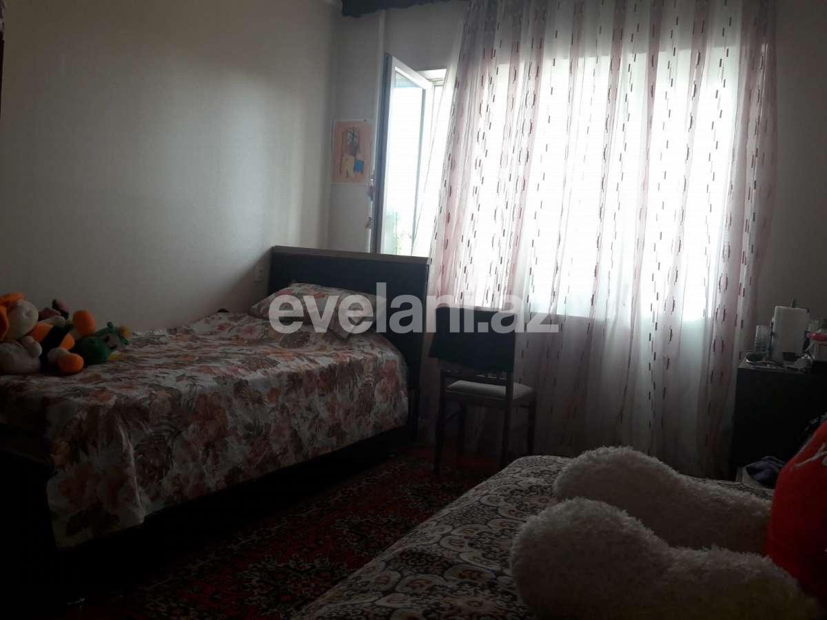 Satılır, köhnə tikili, 4 otaqlı, 100 m², Bakı, Binəqədi r, 8-ci mikrorayon q.