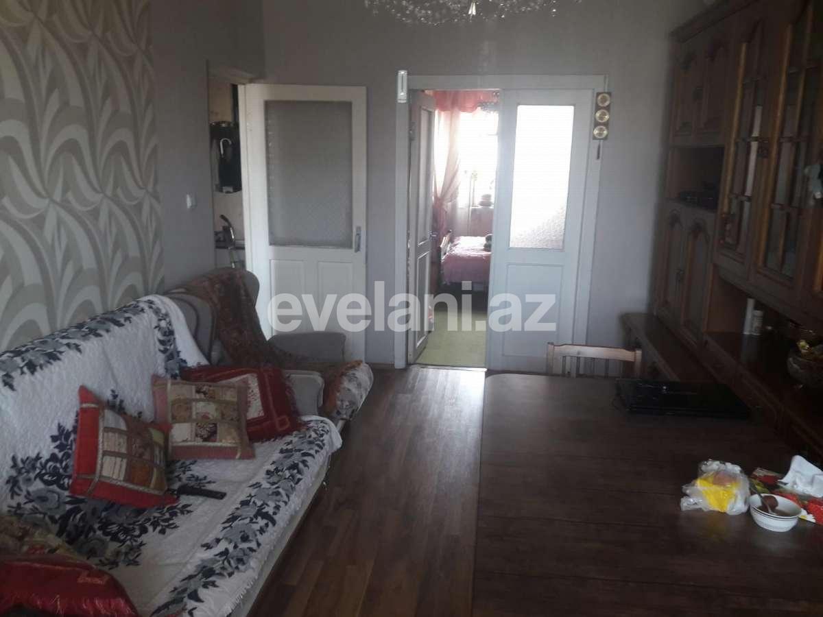 Satılır, köhnə tikili, 4 otaqlı, 100 m², Bakı, Binəqədi r, 8-ci mikrorayon q.
