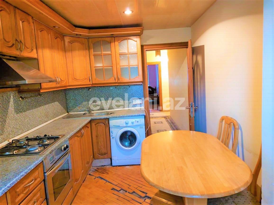 Satılır, köhnə tikili, 3 otaqlı, 90 m², Bakı, Nizami r, 8-ci kilometr q, Neftçilər m.