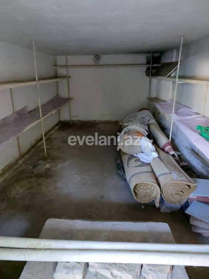 Satılır, köhnə tikili, 3 otaqlı, 90 m², Bakı, Nizami r, 8-ci kilometr q, Neftçilər m.