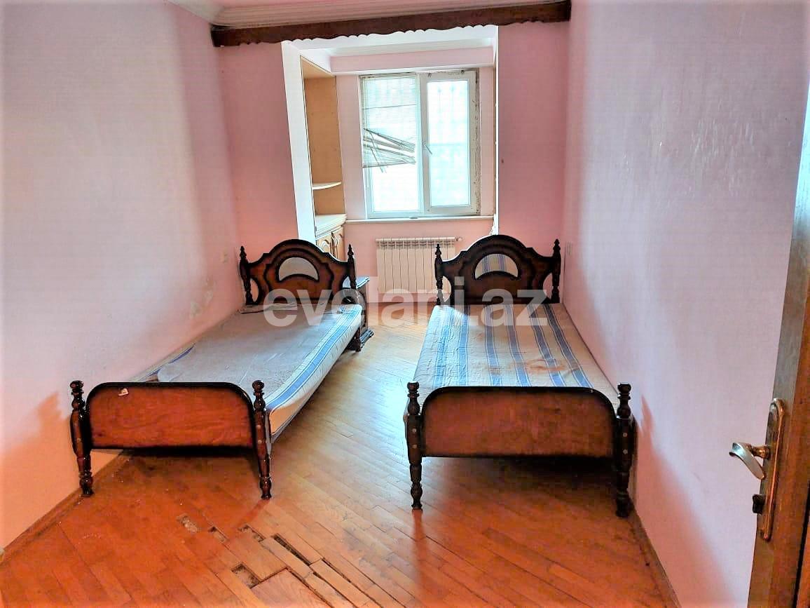 Satılır, köhnə tikili, 3 otaqlı, 90 m², Bakı, Nizami r, 8-ci kilometr q, Neftçilər m.