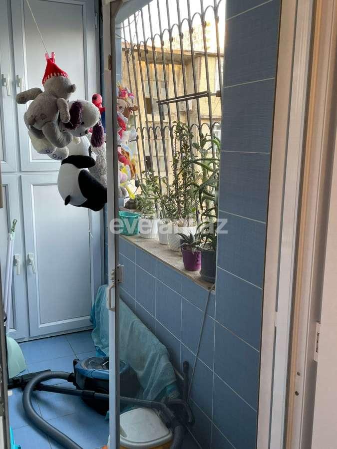 Satılır, köhnə tikili, 3 otaqlı, 90 m², Bakı, Xətai r, Həzi Aslanov q, Həzi Aslanov m.